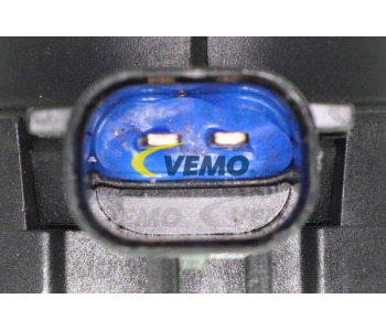 Корпус на термостат VEMO V30-99-0100 за MERCEDES SPRINTER T1N (W901, W902) 2T от 1995 до 2006