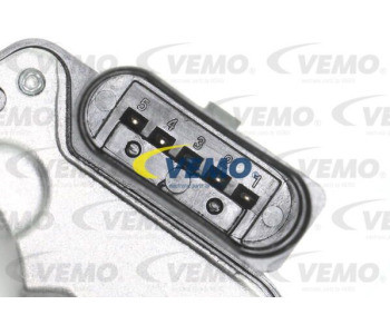 Гарнитура, корпус дроселова клапа VEMO V10-81-0130 за AUDI Q3 (8U) от 2011 до 2018