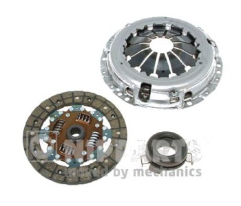 Комплект съединител NIPPARTS N2002246 за TOYOTA YARIS II (_P9_) от 2005 до 2013