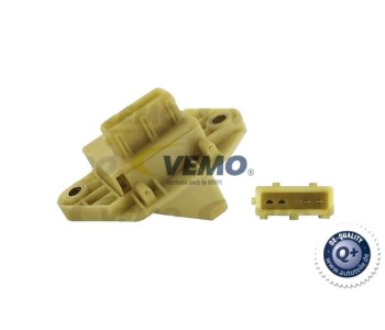 Включвател, светлини за движение на заден ход VEMO за FORD FOCUS I (DFW) седан от 1999 до 2005