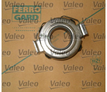 Комплект съединител VALEO 826810 за TOYOTA COROLLA (_E12_) хечбек от 2001 до 2007