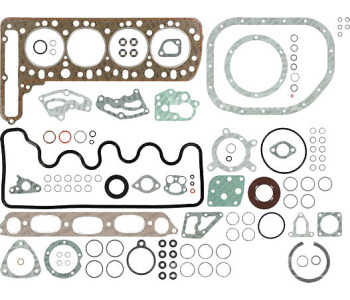 Пълен комплект гарнитури за двигателя VICTOR REINZ за MERCEDES (S123) комби от 1977 до 1986