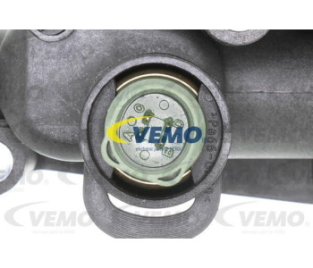 Корпус на термостат VEMO V15-99-2043-1 за AUDI A1 Sportback (8XA, 8XF) от 2011 до 2018