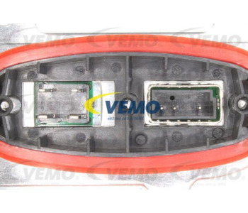 Корпус на термостат VEMO V20-99-1304 за BMW 5 Ser (F11) комби от 2009
