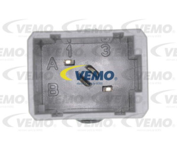 Маслен радиатор, двигателно масло VEMO V48-60-0017 за JAGUAR XF (X260) от 2015
