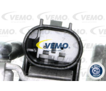 Интеркулер (охладител за въздуха на турбината) VEMO V30-60-1343 за MERCEDES CLA (C117) от 2013