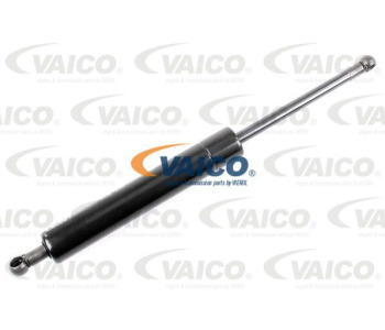Маркуч на радиатора VAICO V30-1655 за MERCEDES C (S203) комби от 2001 до 2007