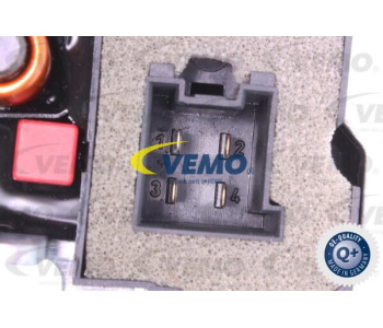 Корпус на термостат VEMO V30-99-0200 за MERCEDES C (S204) комби от 2007 до 2014