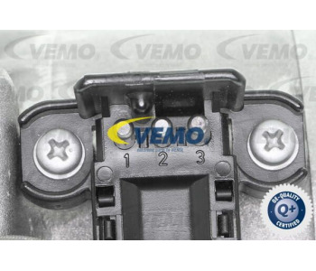 Маслен радиатор, двигателно масло VEMO V30-60-1342 за MERCEDES E (W212) седан от 2009 до 2016