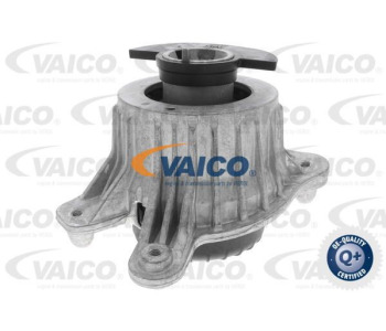 Фланец за охладителната течност VAICO V30-3642 за MERCEDES E (W212) седан от 2009 до 2016