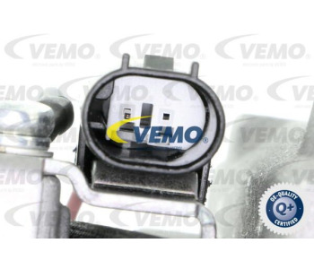 Радиатор, охлаждане на двигателя VEMO V30-60-1347 за MERCEDES C (S205) комби от 2014