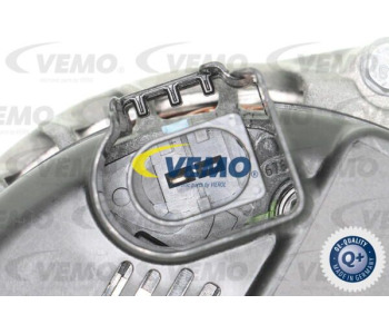 Радиатор, охлаждане на двигателя VEMO V30-60-1275 за MERCEDES E (S212) комби от 2009