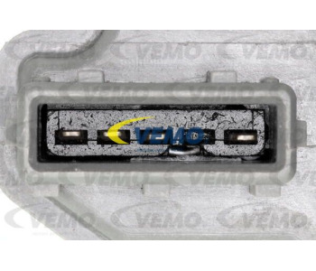 Компресор, климатизация VEMO V46-15-0004 за NISSAN PRIMASTAR (X83) товарен от 2002 до 2013