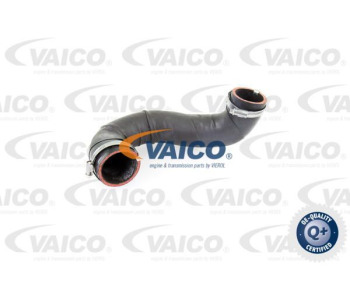 Въздуховод за турбината VAICO V10-4393 за AUDI Q5 (8R) от 2008 до 2012