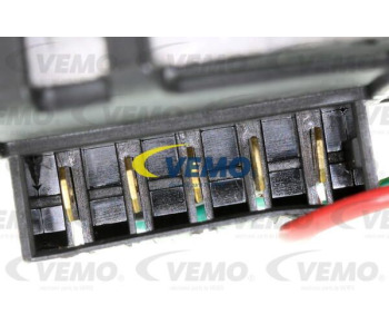 Горивна помпа VEMO V30-09-0052 за MERCEDES S (W221) седан от 2005 до 2013